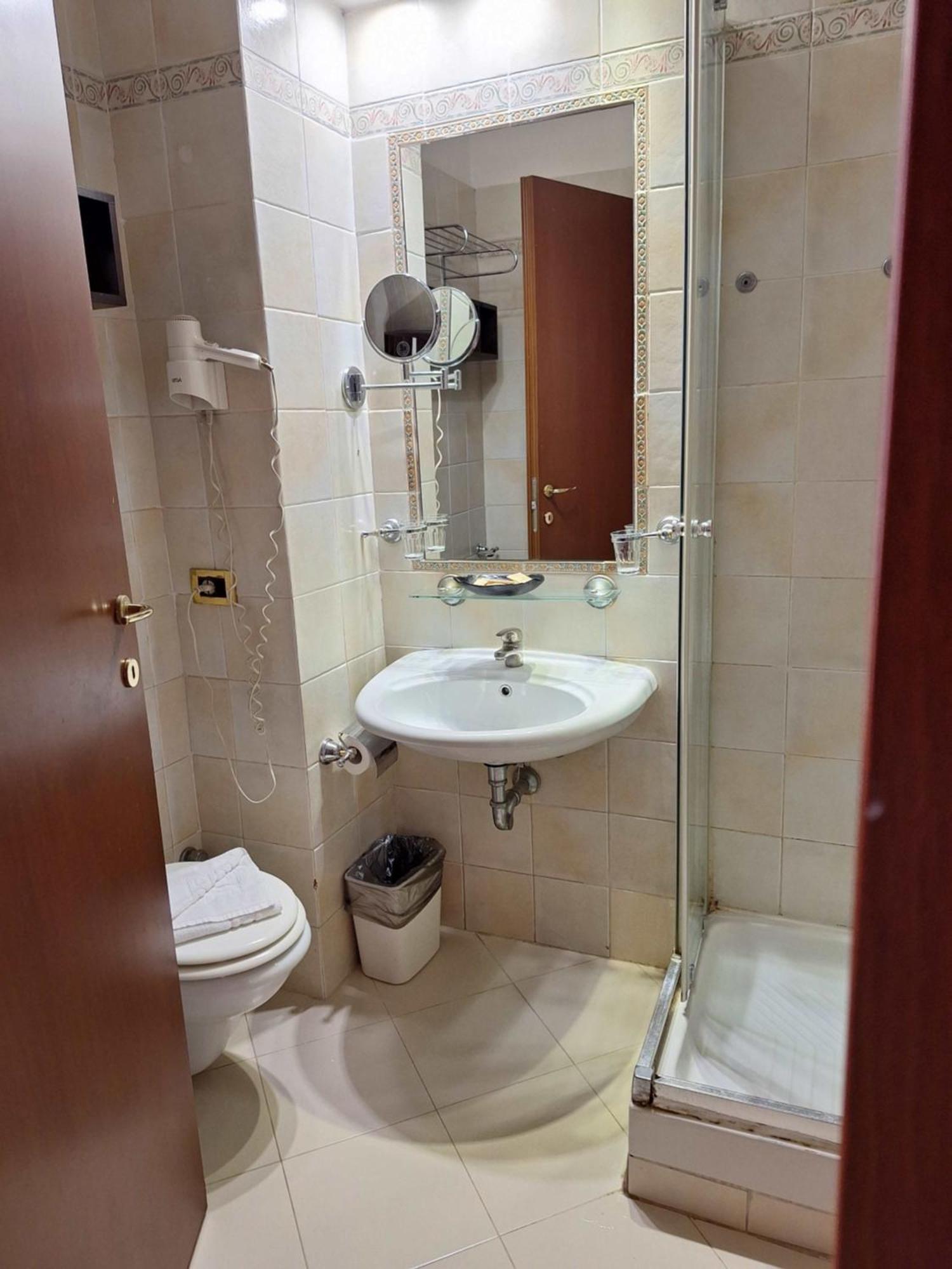 Hotel Nizza Roma Ngoại thất bức ảnh